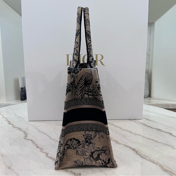 NWT Dior Book Tote Medium Canvas Embroidered Dioriviera Toile De Jouy Black Tan - Picture 10 of 16